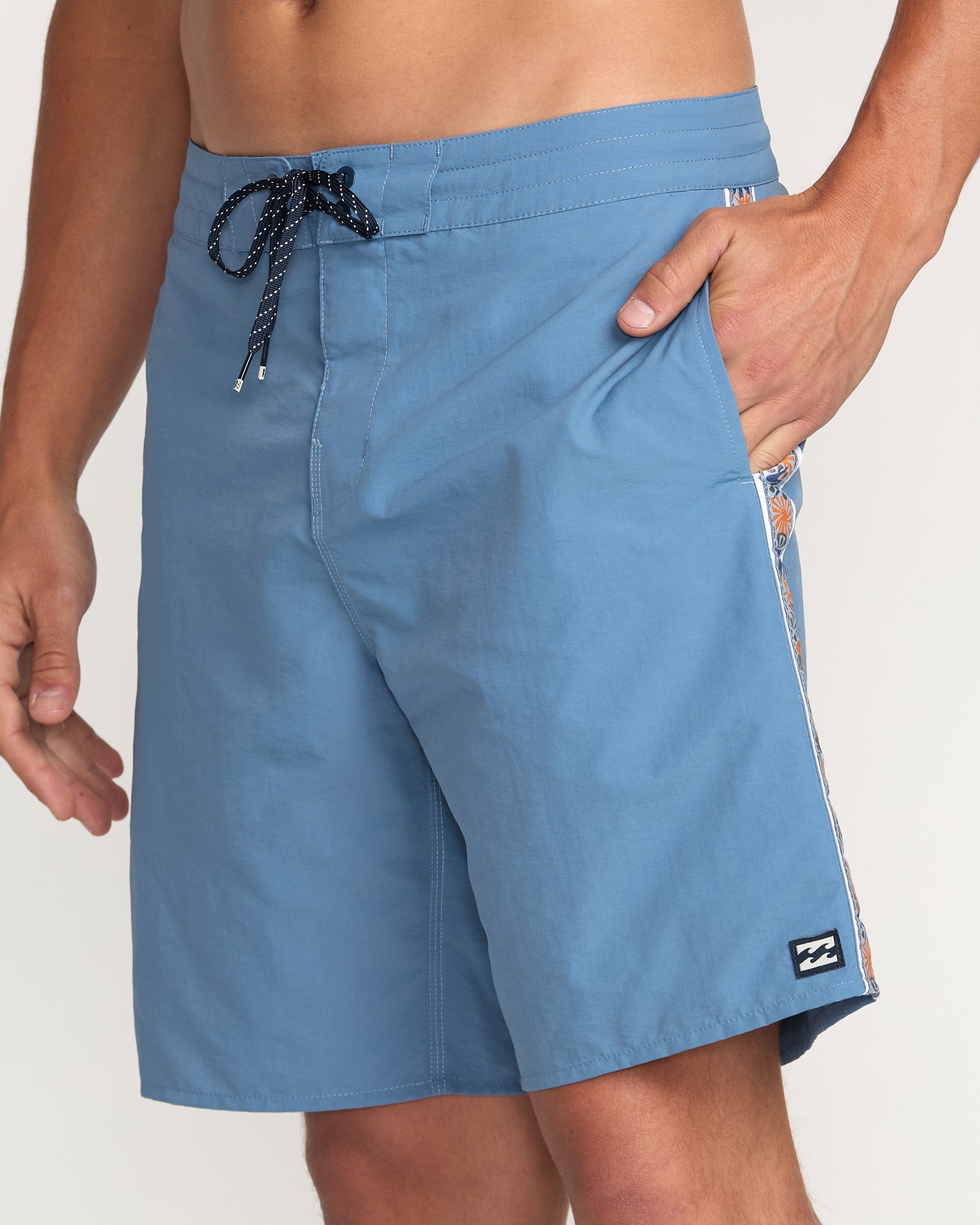 Wategos Lo Tide 19" Boardshorts - Carolina Blue