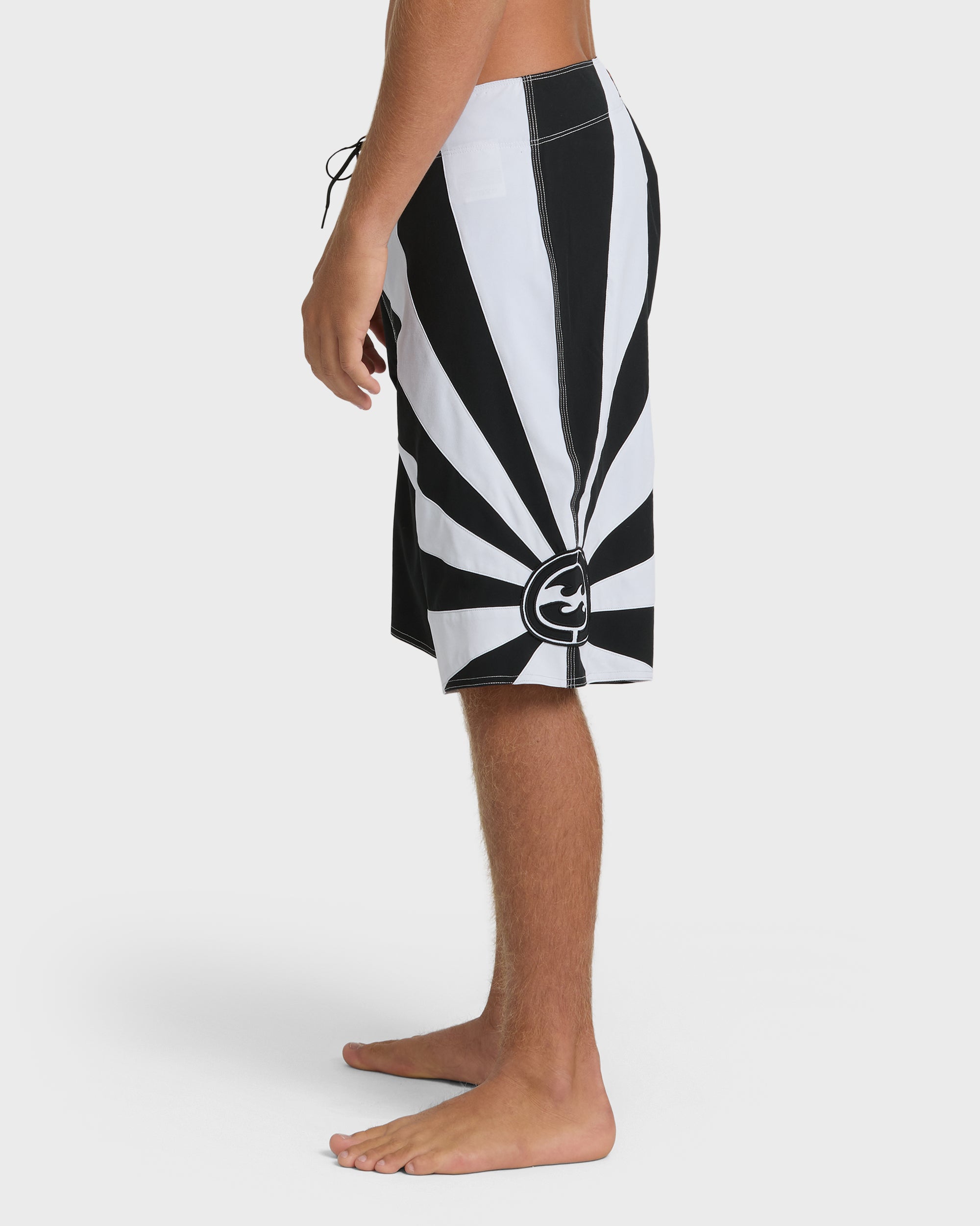 A.I. Rising Sun Pro 22" Boardshorts - Black/White