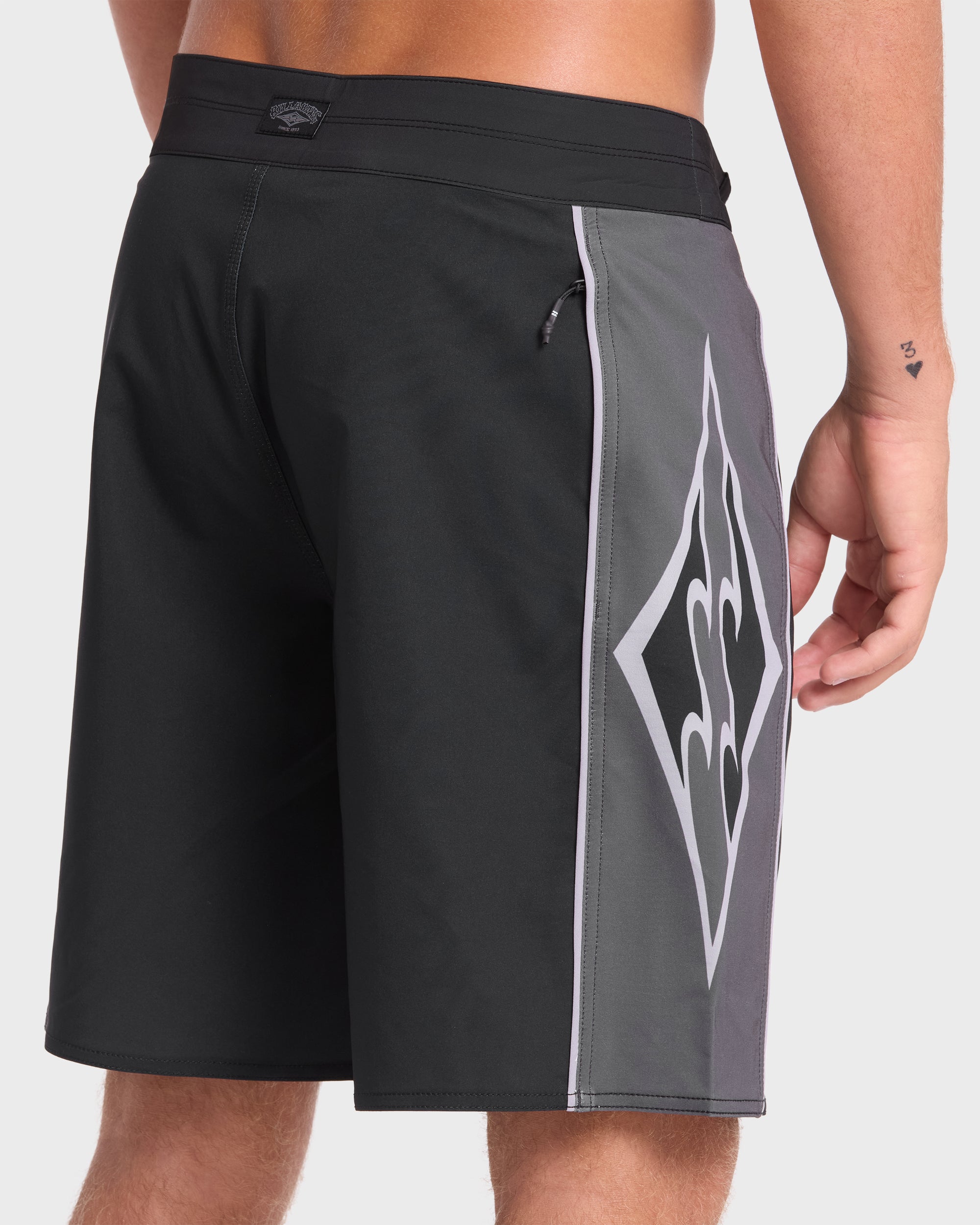 New Wave Pro 19" Boardshorts - Black