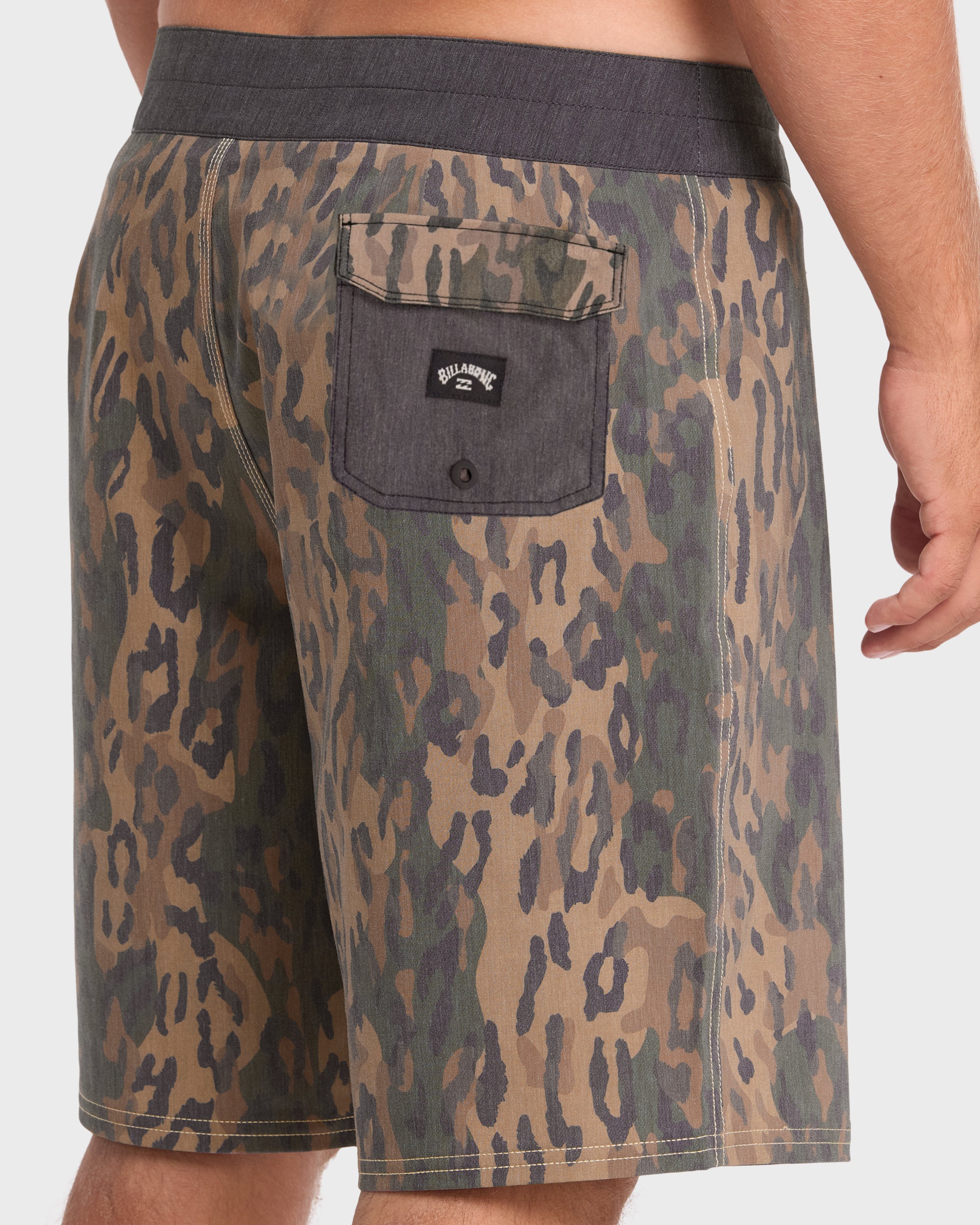 Sundays Pro 19" Boardshorts - Khaki